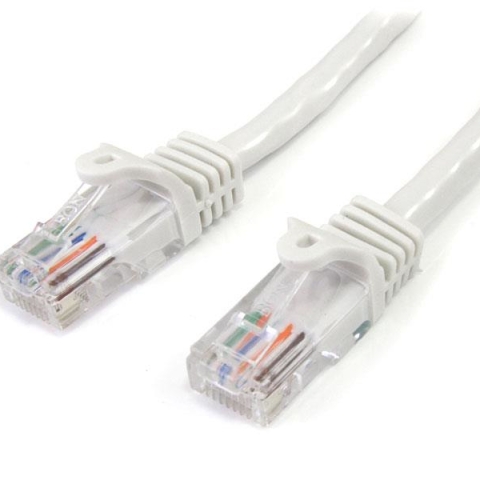 StarTech.com Câble réseau Cat5e UTP sans crochet de 1 m - Cordon Ethernet RJ45 anti-accroc - M/M - Blanc